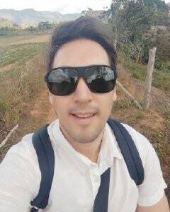 Ofrezco una remuneración en dinero a cambio de encuentros solo con mujeres